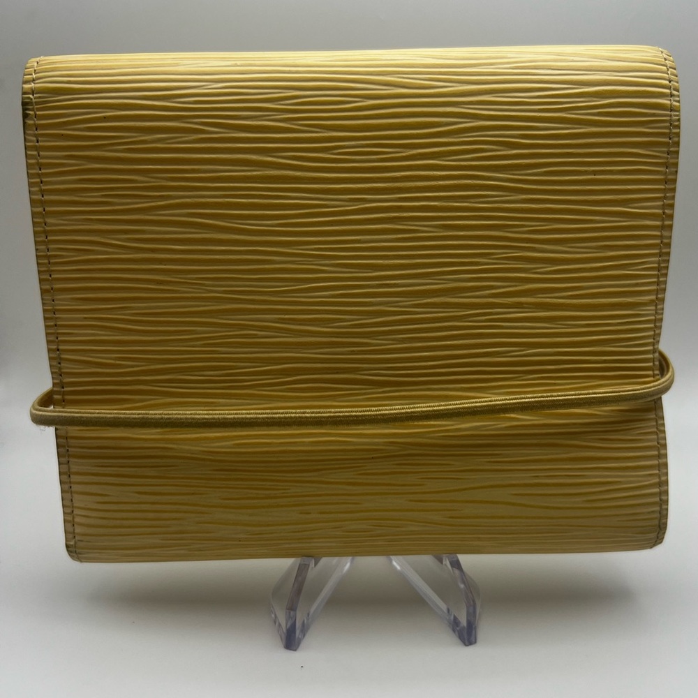 Louis Vuitton Wallet - Picture 3 of 9